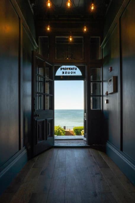 Beachfront Luxury Home With Spectacular Sea Views Herne Bay Exteriör bild