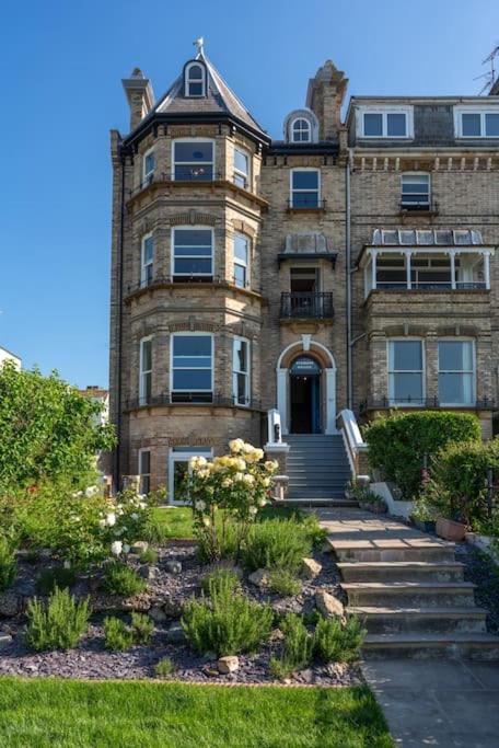 Beachfront Luxury Home With Spectacular Sea Views Herne Bay Exteriör bild